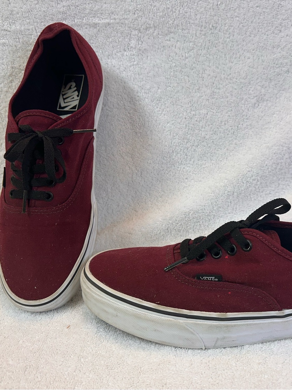 Vans Men’s Burgundy Canvas Low-Top Sneakers with Black Laces